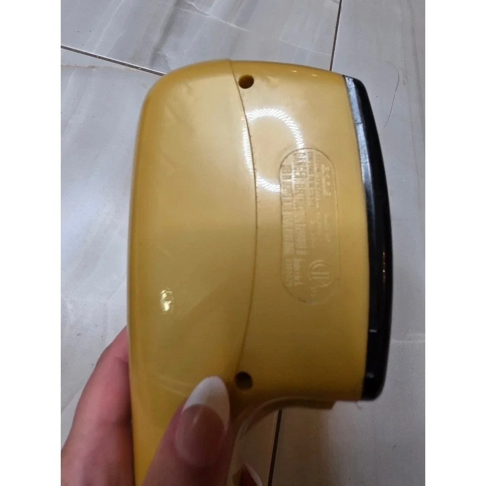 Andis HS-2 Hair Dryer 1875W‎ Handheld Yellow Dual Voltage High Med Low Cool Shot